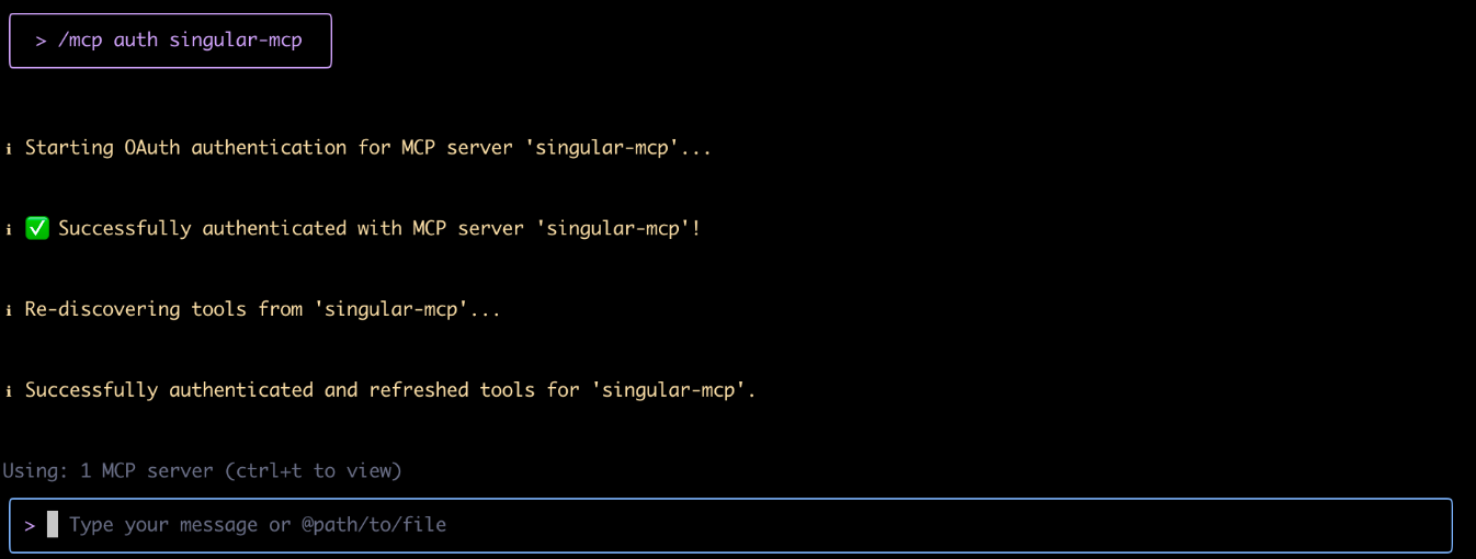 Salida en la terminal de Gemini CLI confirmando la autenticación correcta con el servidor singular-mcp